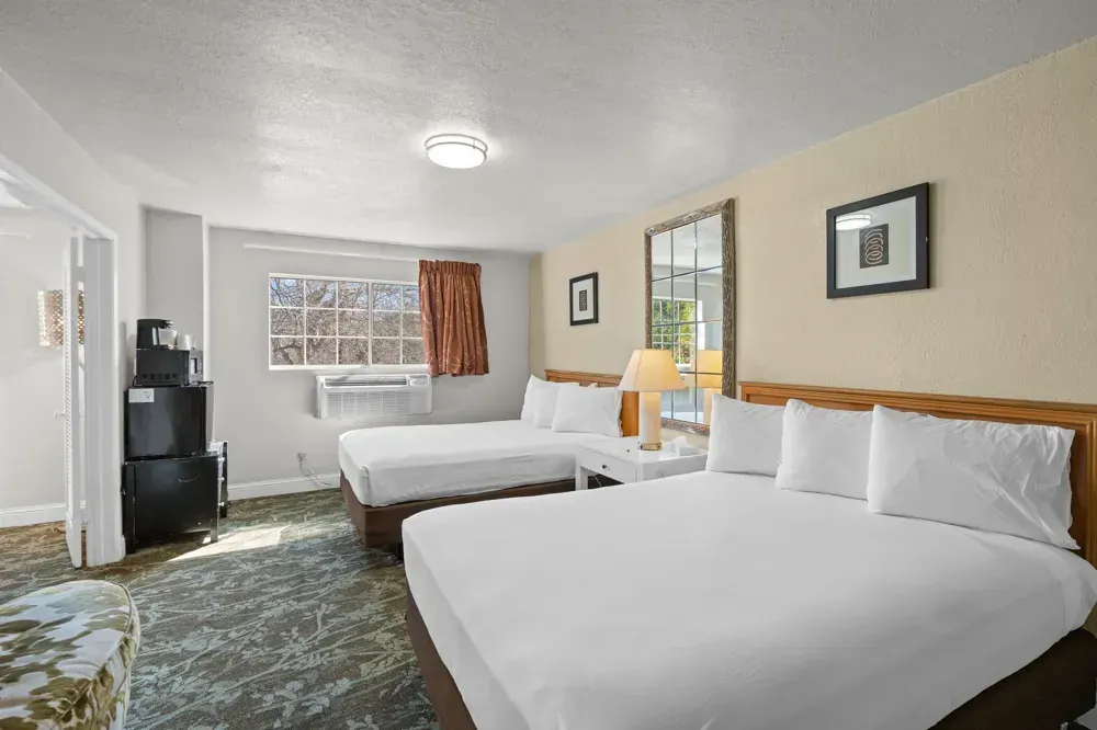 The Triple Queen at the Rose Garden Inn